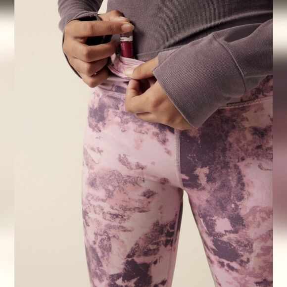 Athleta Girls High Rise Printed Chit Chat Tight, Size XL/14, Moonstone Pink, NWT - Picture 6 of 12